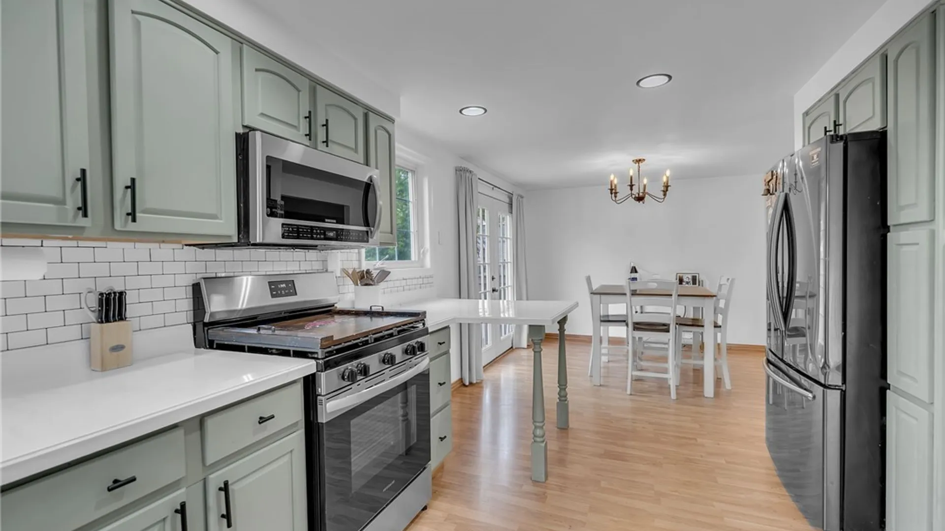 Property at 210 Woodcrest Drive, West Seneca, NY 14220 24