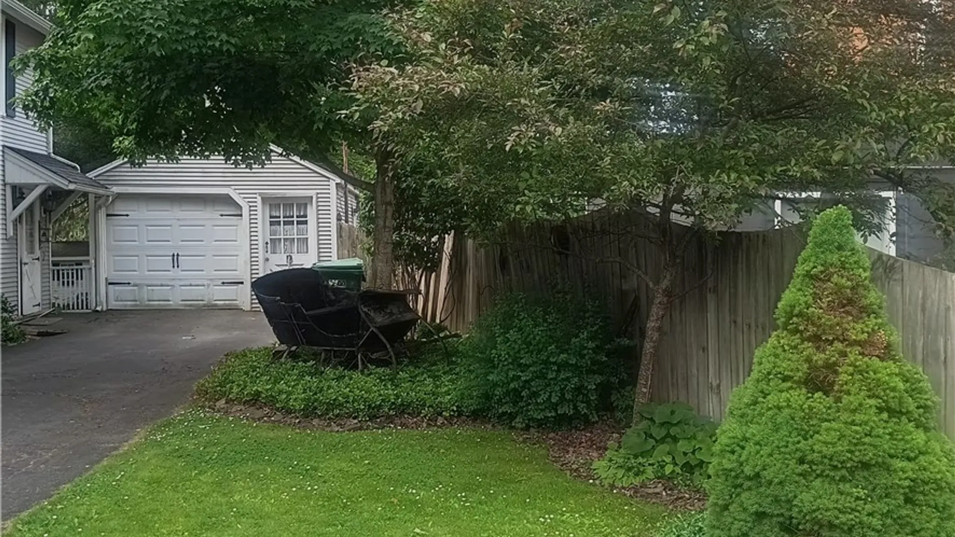 Property at 25 S Main Street, Holland, NY 14080 4