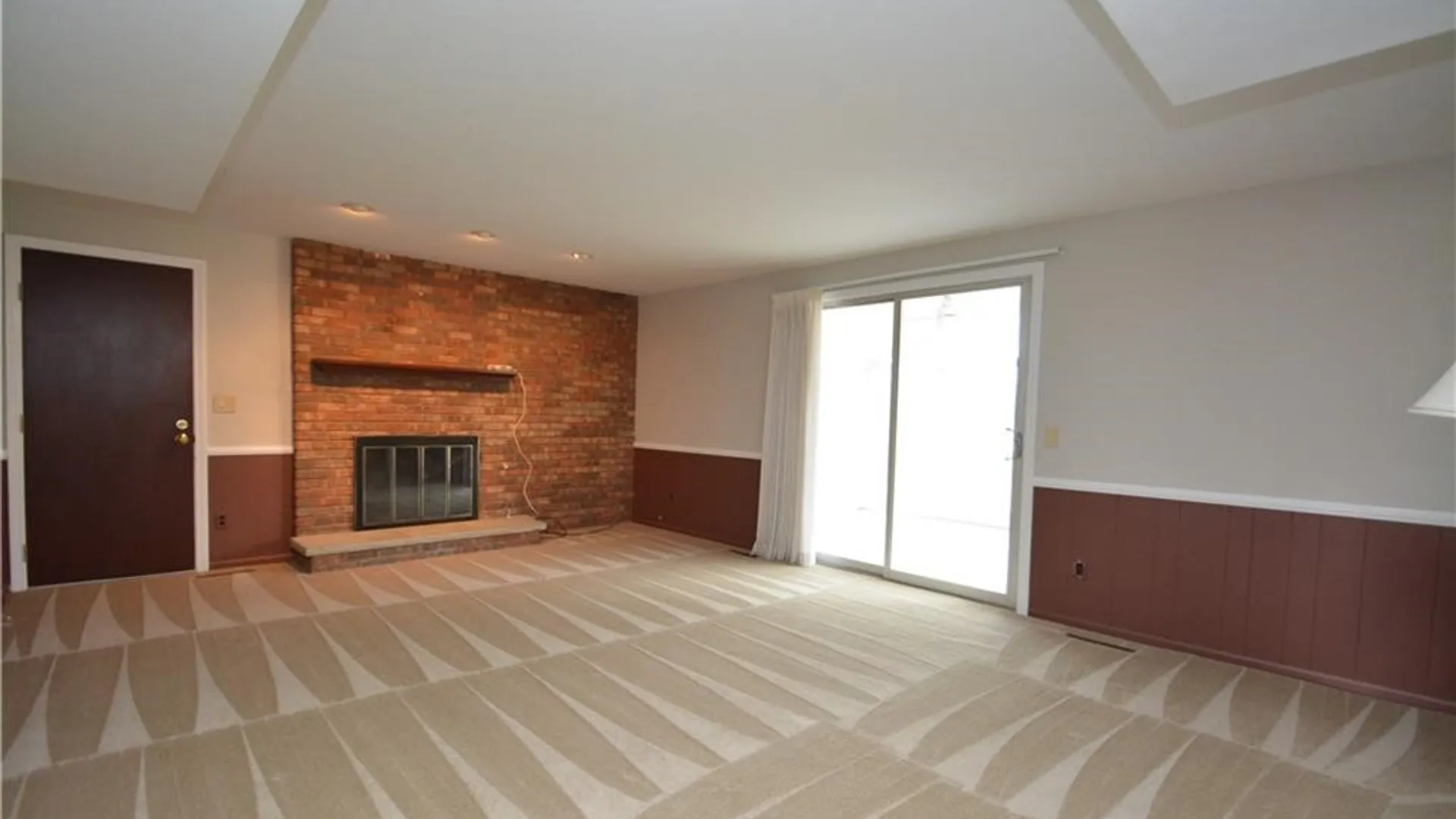 Property at 28 Candlewood Drive, Pittsford, NY 14534 11