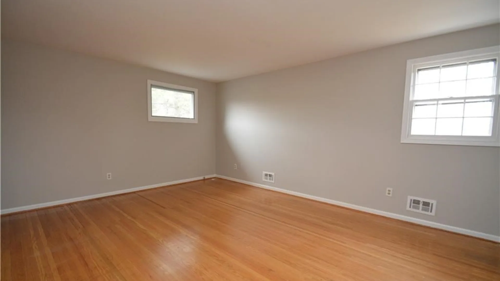 Property at 28 Candlewood Drive, Pittsford, NY 14534 13