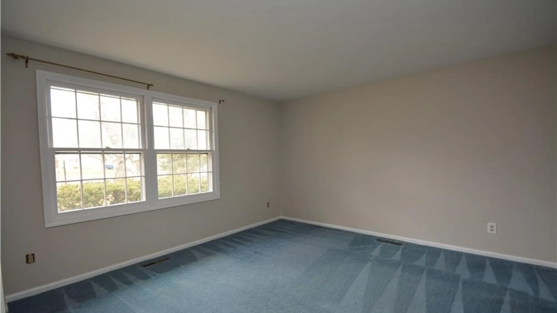 Property at 28 Candlewood Drive, Pittsford, NY 14534 14