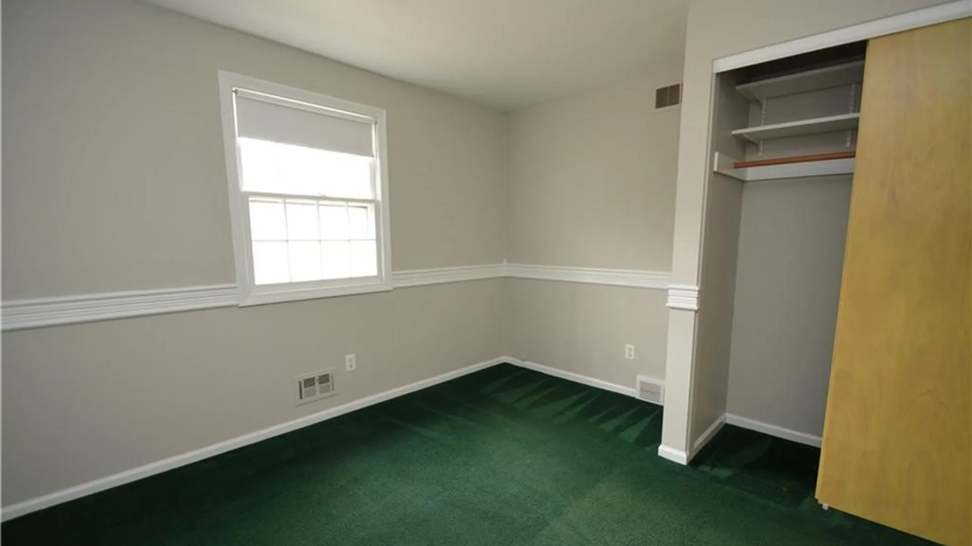 Property at 28 Candlewood Drive, Pittsford, NY 14534 19