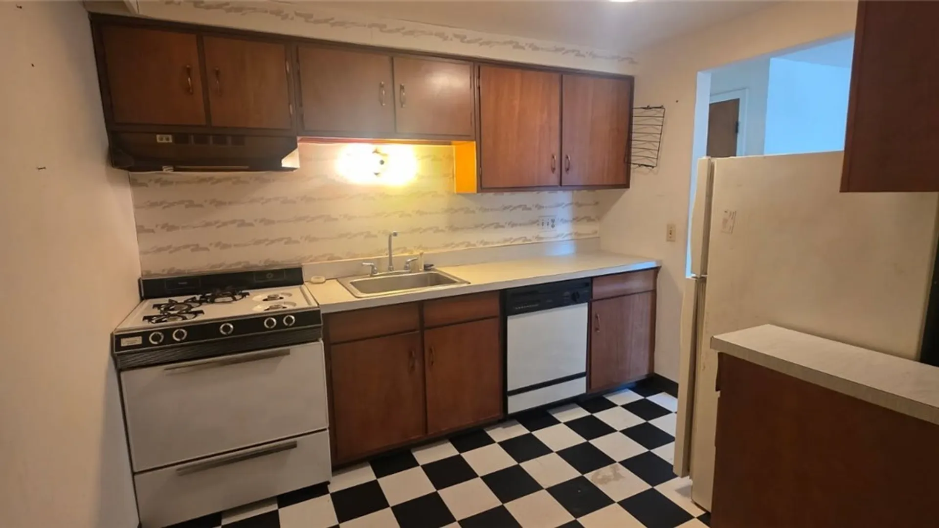 Property at 10 Wayne, Amherst, NY 14225 3
