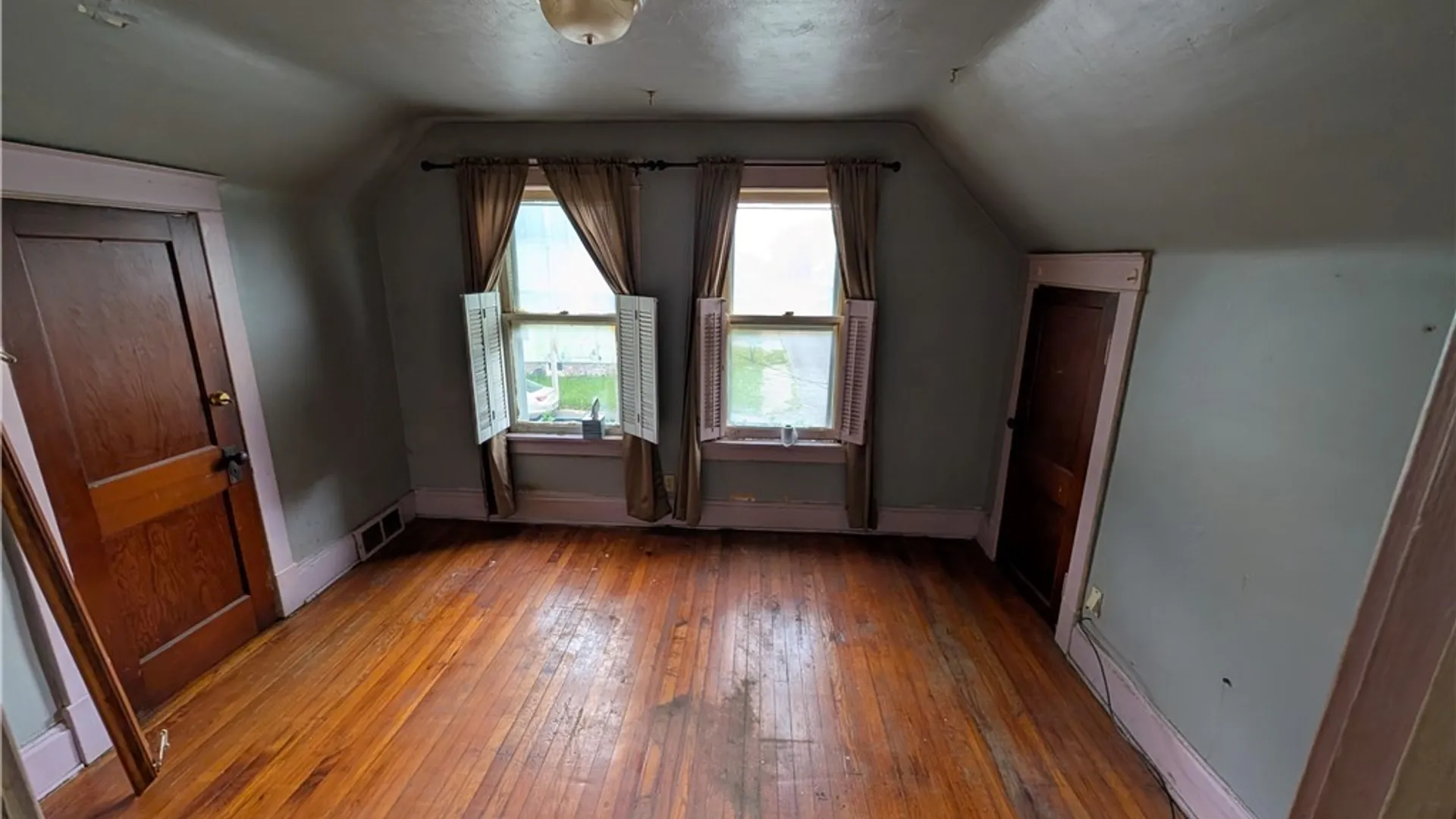 Property at 752 Spruce Avenue, Niagara Falls, NY 14301 10