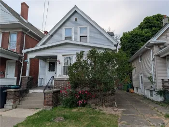 Property at 752 Spruce Avenue, Niagara Falls, NY 14301