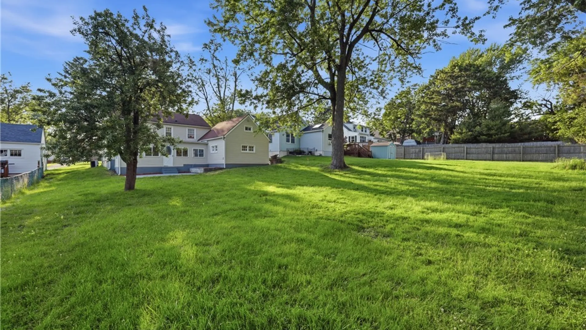 Property at 51 Hillcrest Drive, West Seneca, NY 14224 4