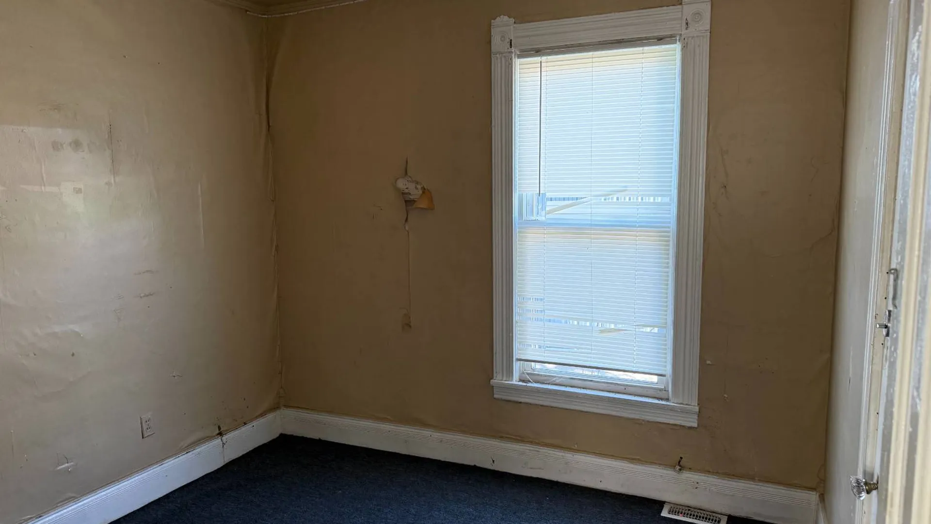 Property at 1119 Willis Ave, Syracuse, NY 13204 10