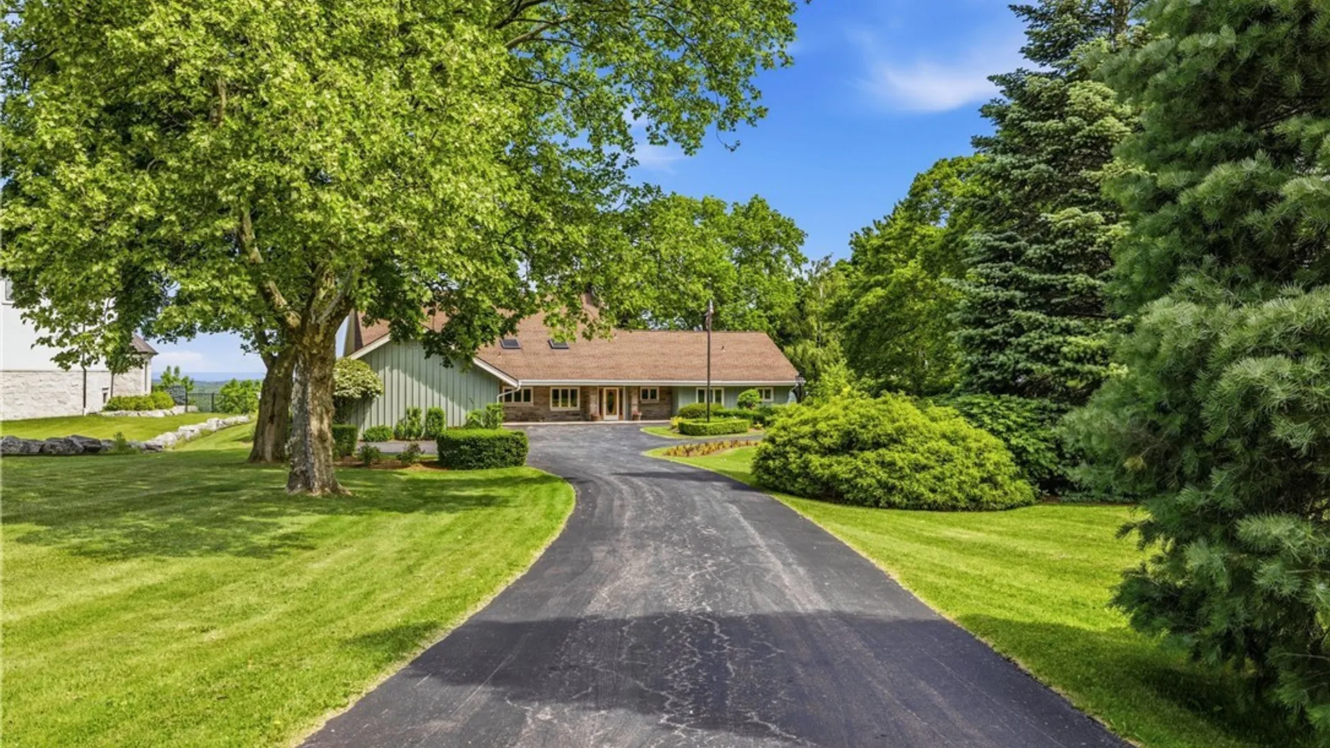 Property at 687 Mountain View Drive, Lewiston, NY 14092 44