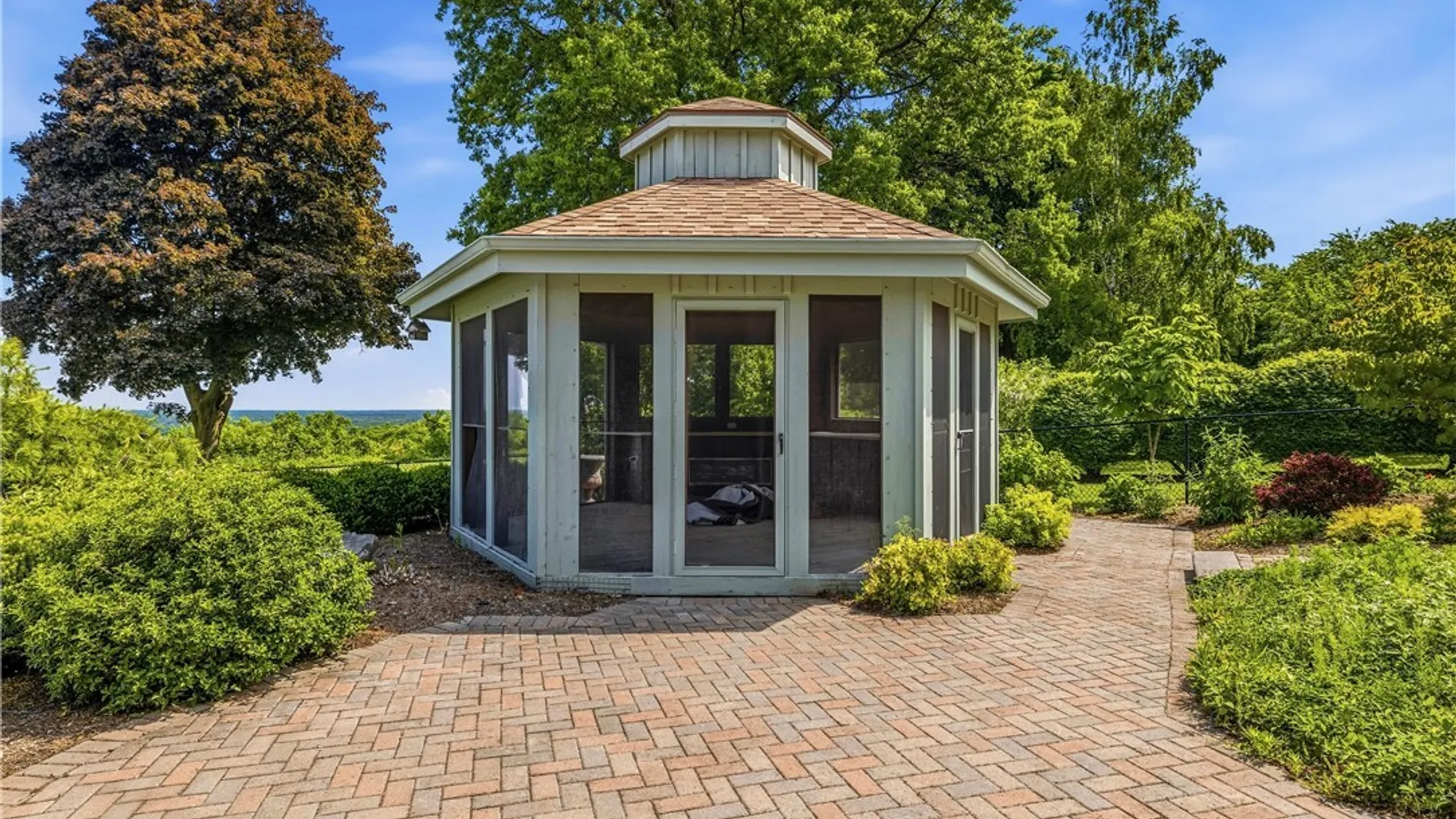 Property at 687 Mountain View Drive, Lewiston, NY 14092 46