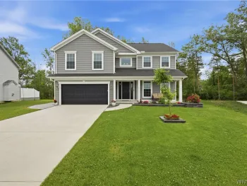 Property at 13 Canalview Terrace, Amherst, NY 14228