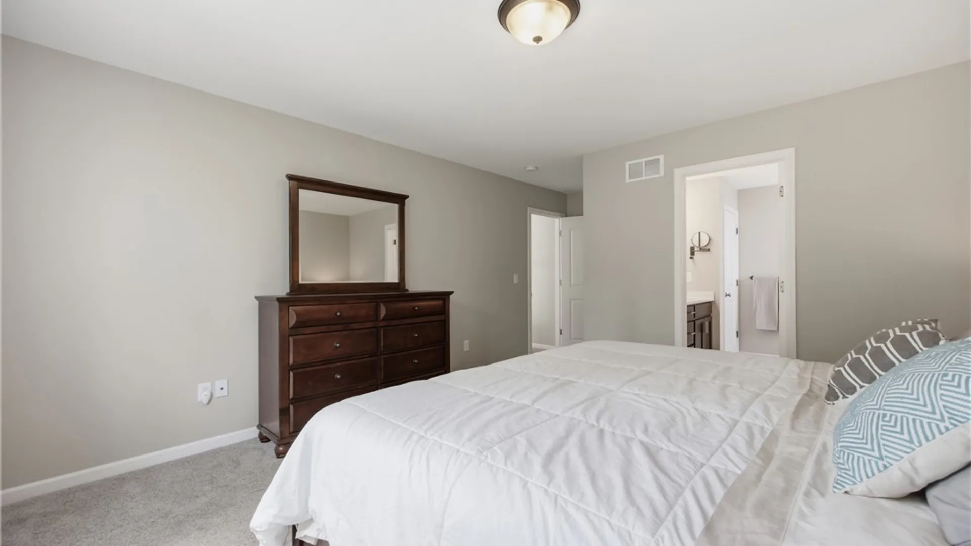 Property at 13 Canalview Terrace, Amherst, NY 14228 24