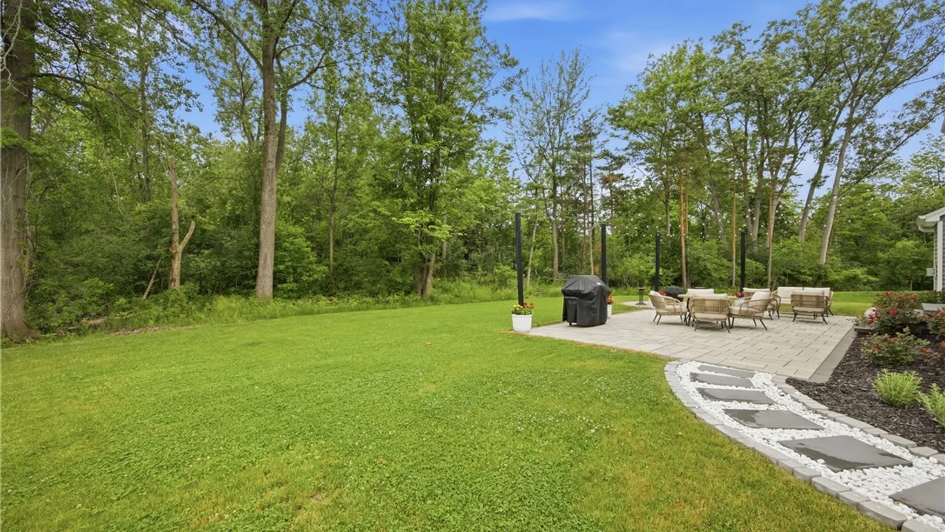 Property at 13 Canalview Terrace, Amherst, NY 14228 41