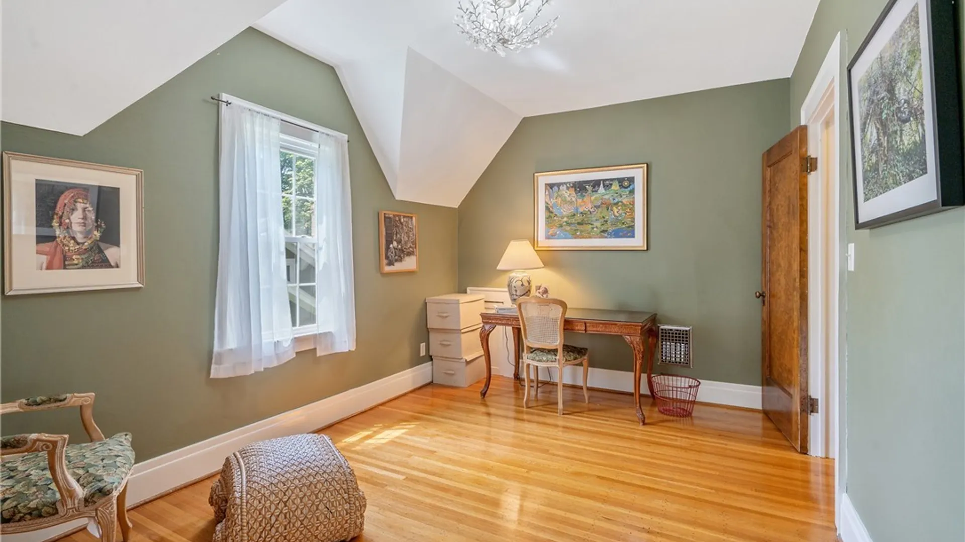 Property at 109 Euclid Terrace, Syracuse, NY 13210 24