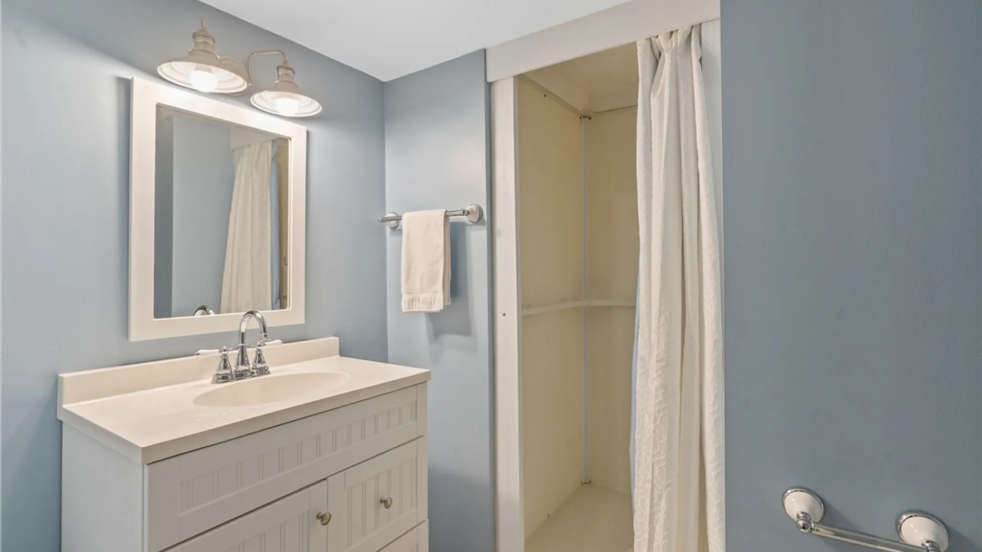 Property at 109 Euclid Terrace, Syracuse, NY 13210 33