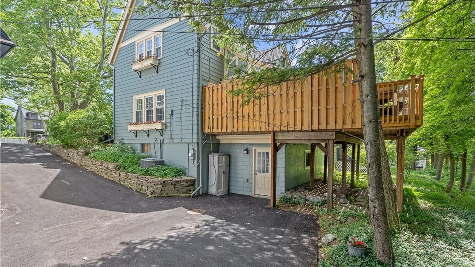 Property at 109 Euclid Terrace, Syracuse, NY 13210 38