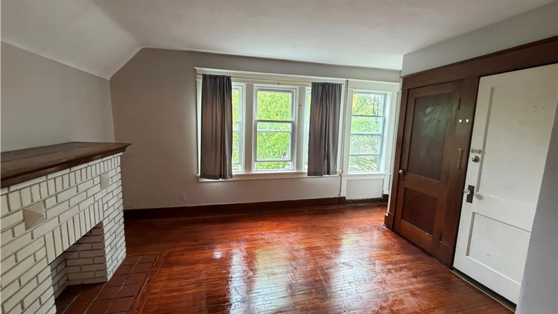 Property at 49 15th Street, Buffalo, NY 14213 4