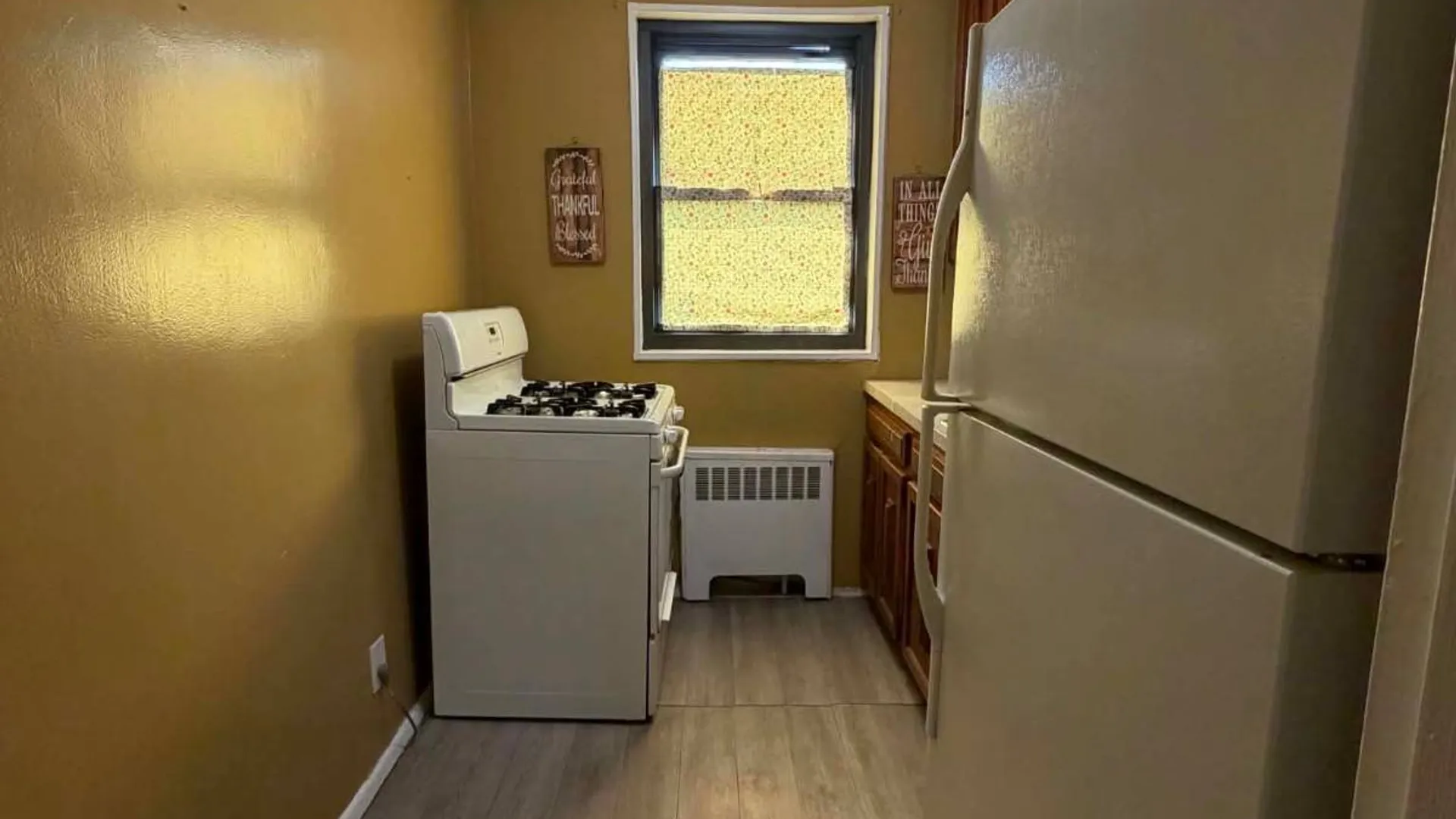 Property at 20-17 Utopia Pkwy, Whitestone, NY 11357 4