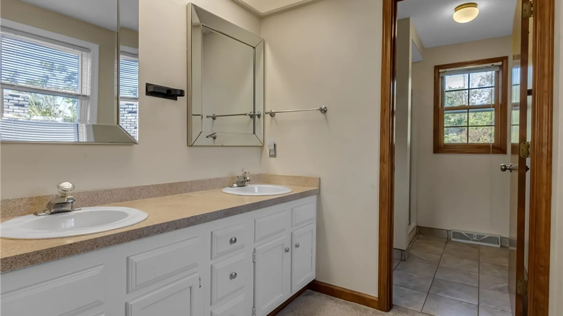 Property at 58 Cedar Ridge Drive, West Seneca, NY 14224 38
