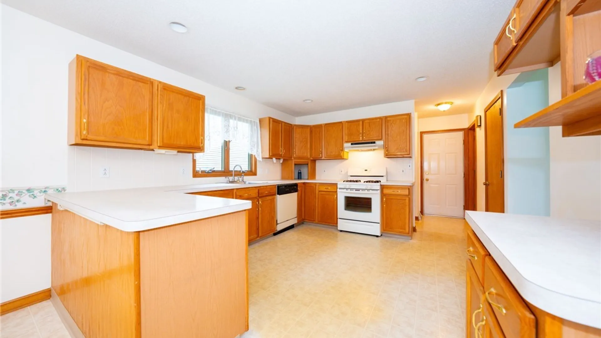 Property at 55 Ashley Drive, West Seneca, NY 14224 10
