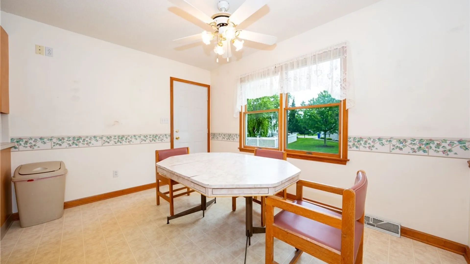 Property at 55 Ashley Drive, West Seneca, NY 14224 11