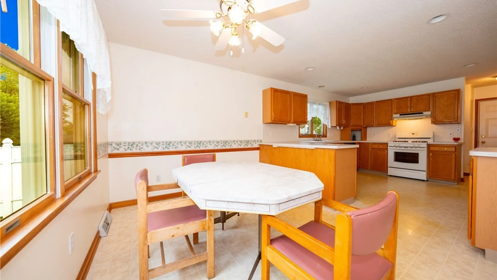 Property at 55 Ashley Drive, West Seneca, NY 14224 12
