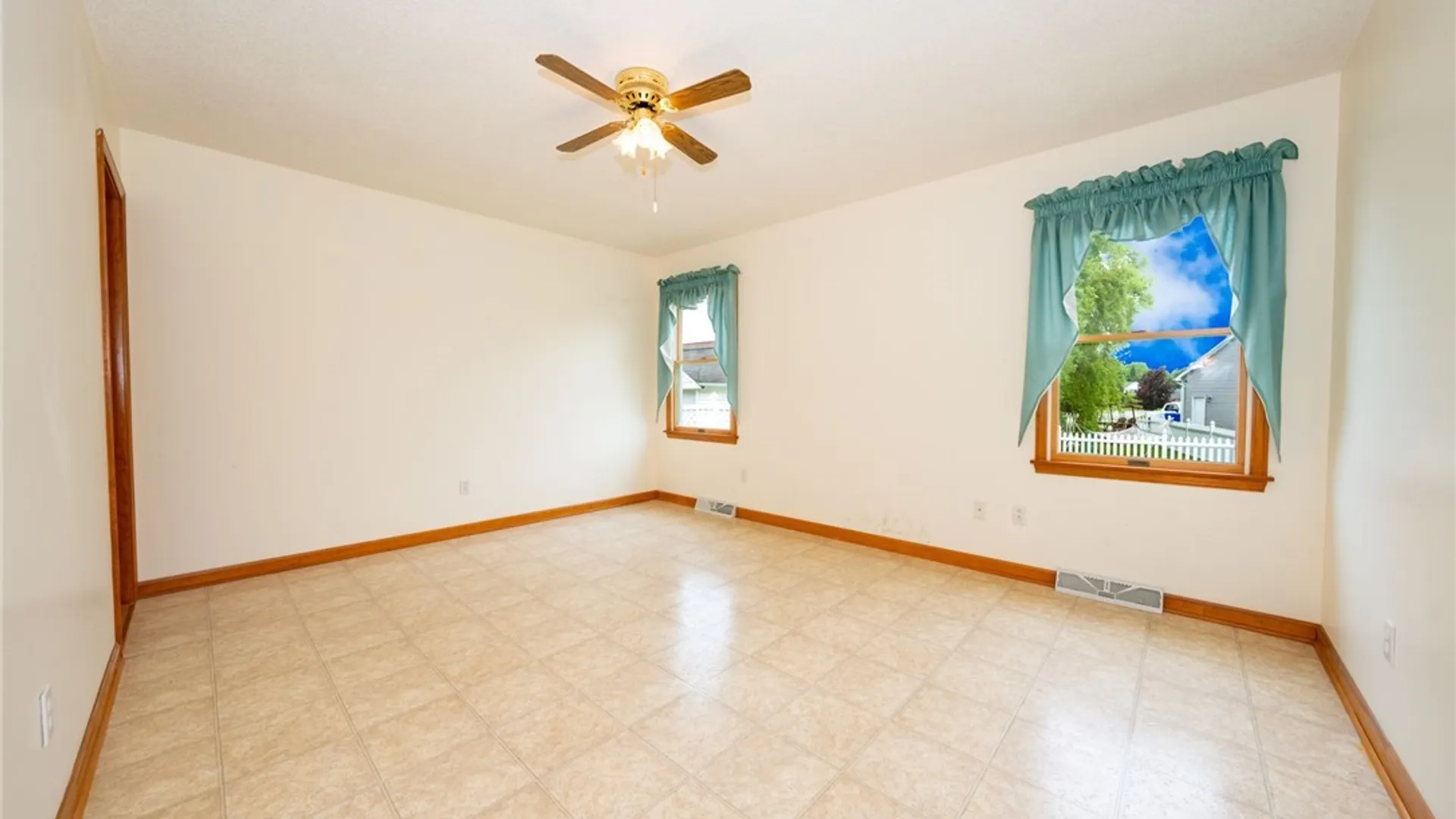 Property at 55 Ashley Drive, West Seneca, NY 14224 22