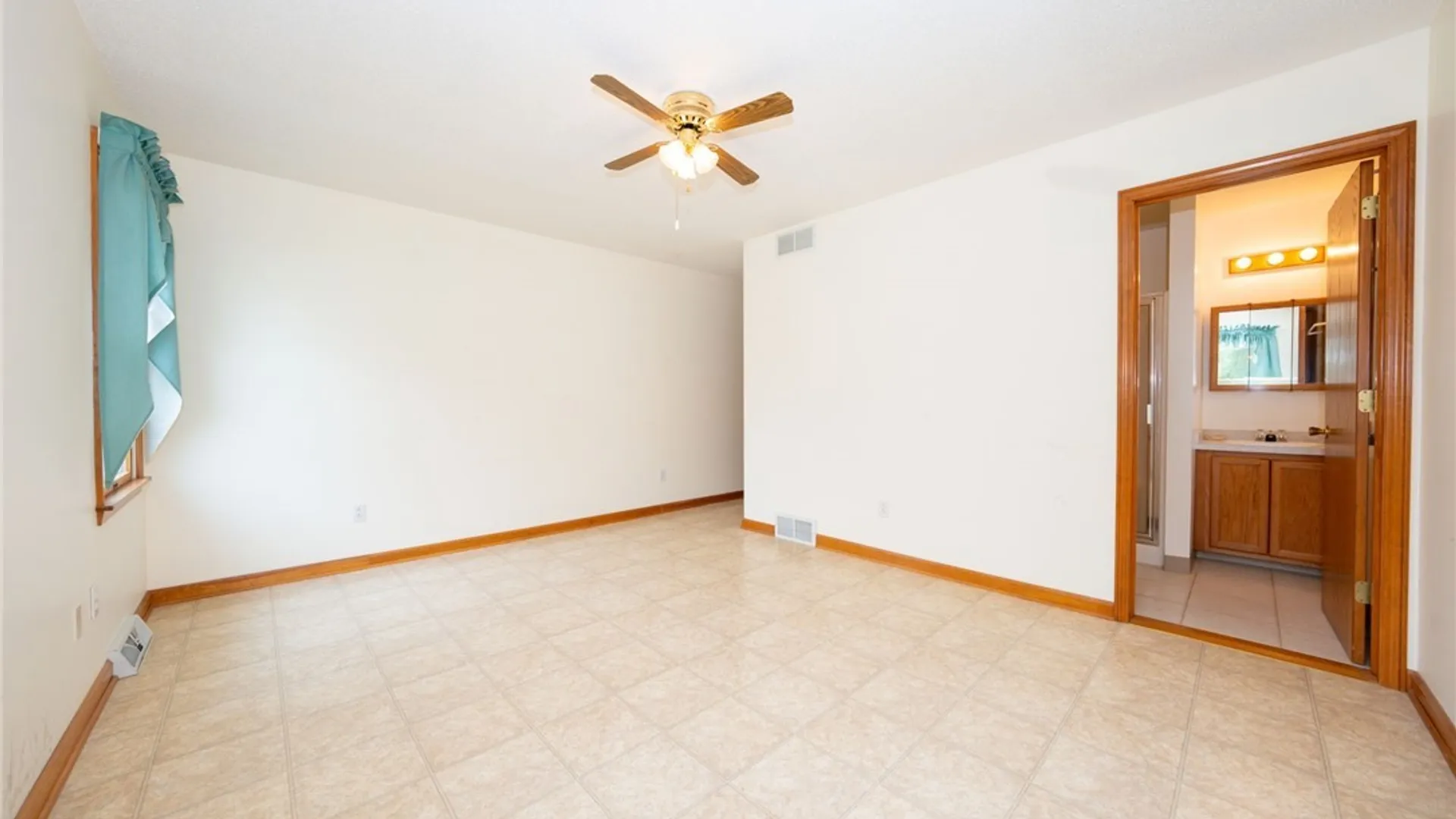 Property at 55 Ashley Drive, West Seneca, NY 14224 23
