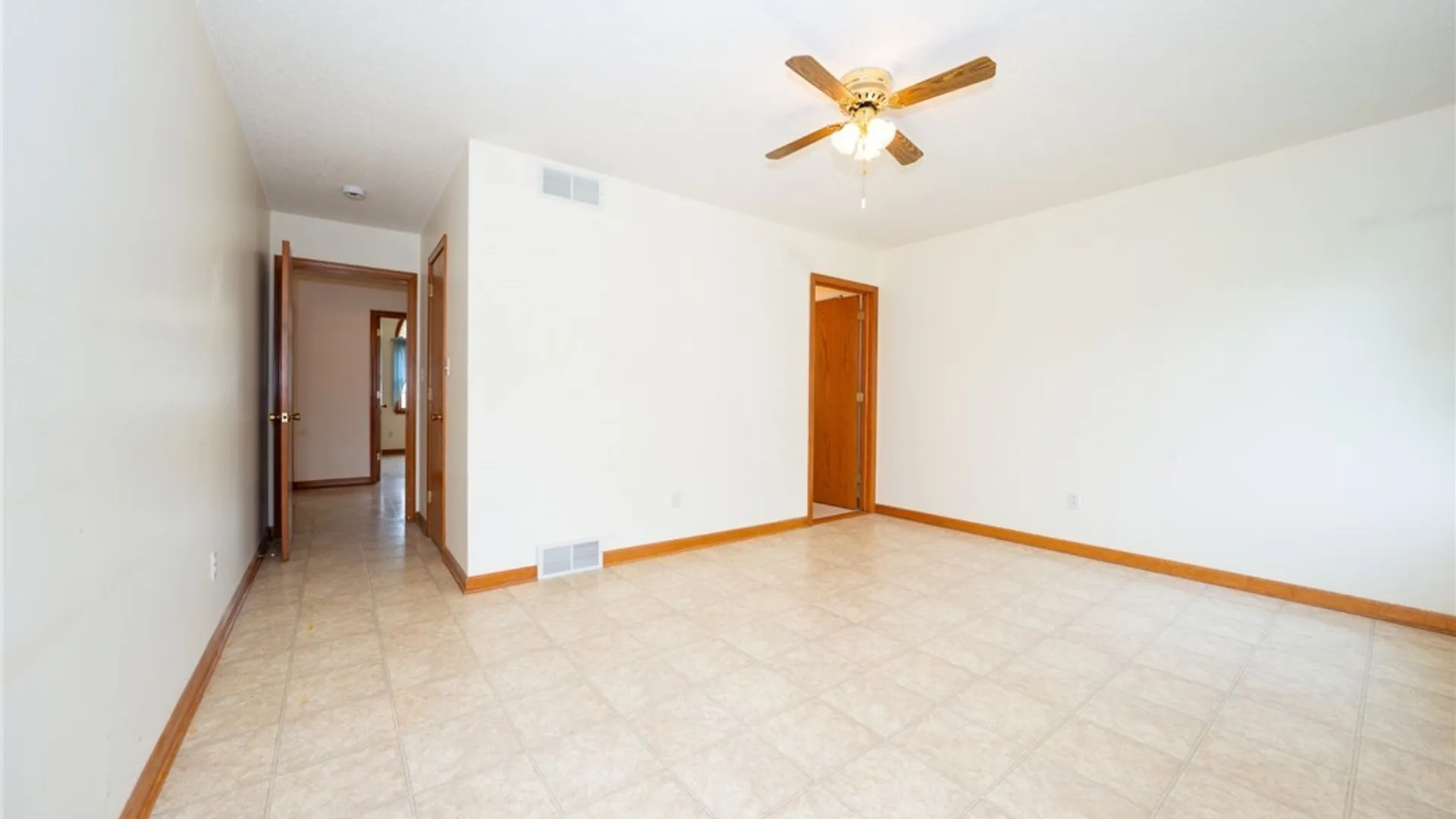 Property at 55 Ashley Drive, West Seneca, NY 14224 25