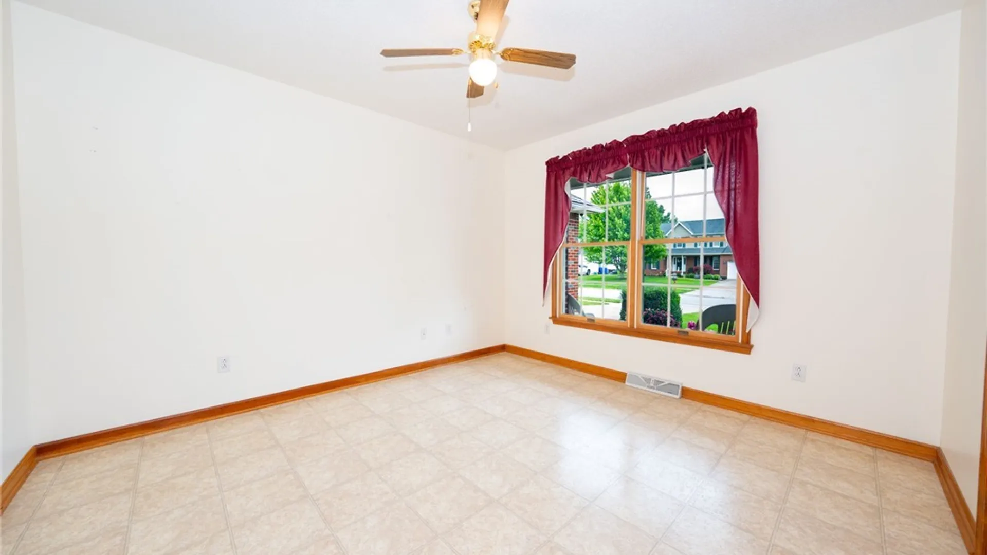 Property at 55 Ashley Drive, West Seneca, NY 14224 27