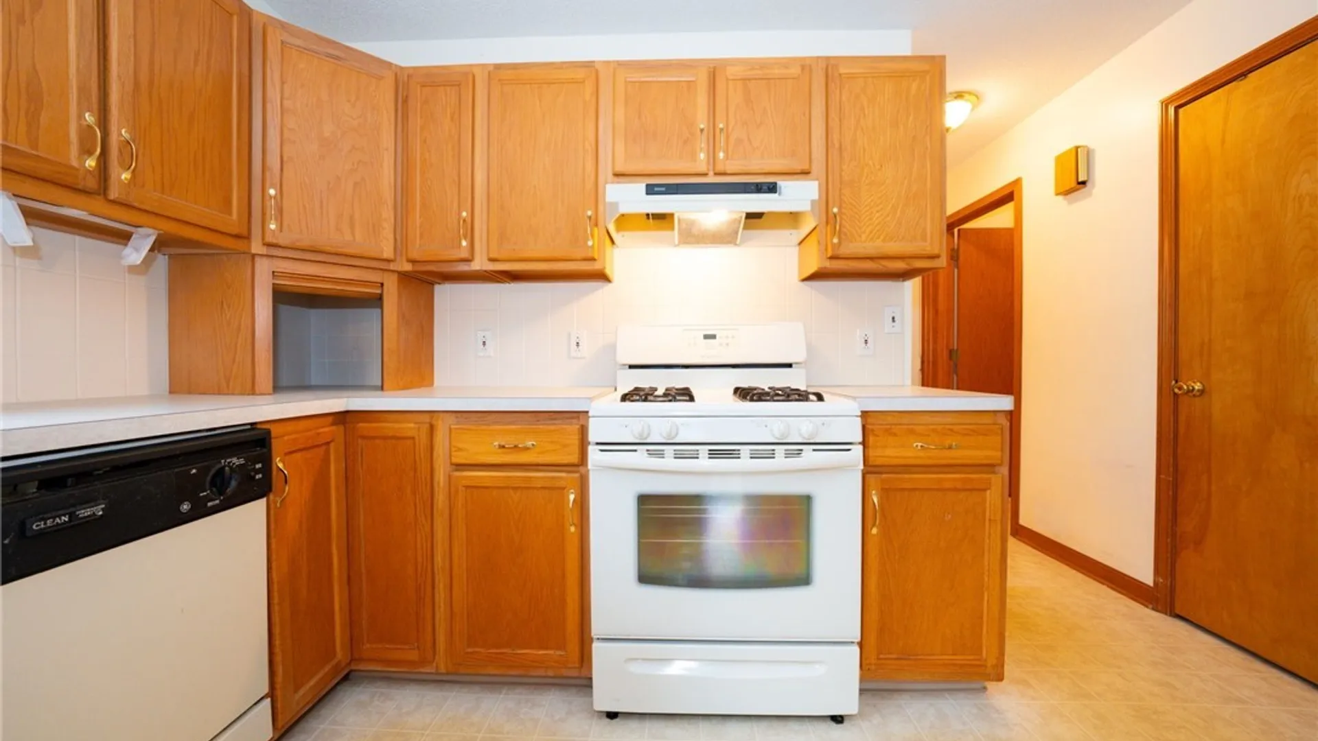 Property at 55 Ashley Drive, West Seneca, NY 14224 9