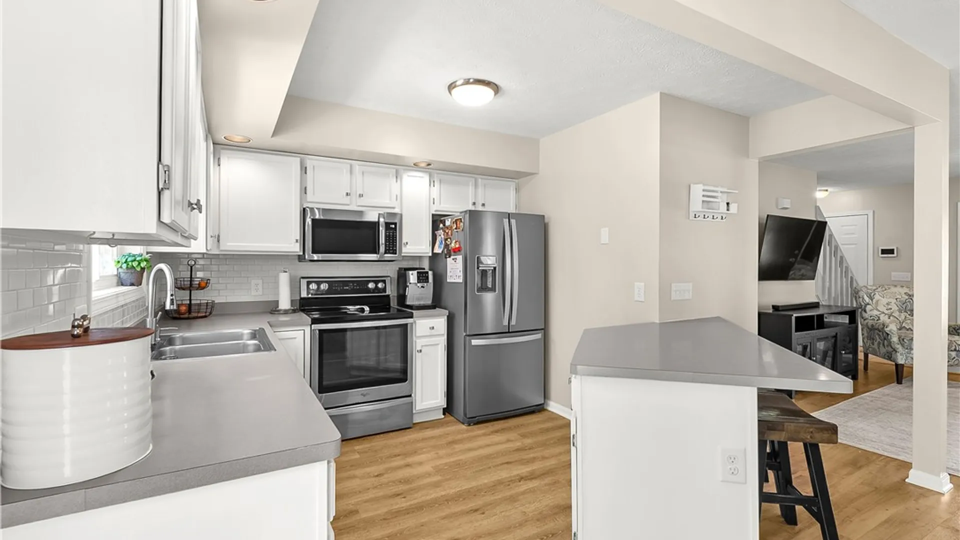 Property at 102 Cranbrook Ter, Webster, NY 14580 10