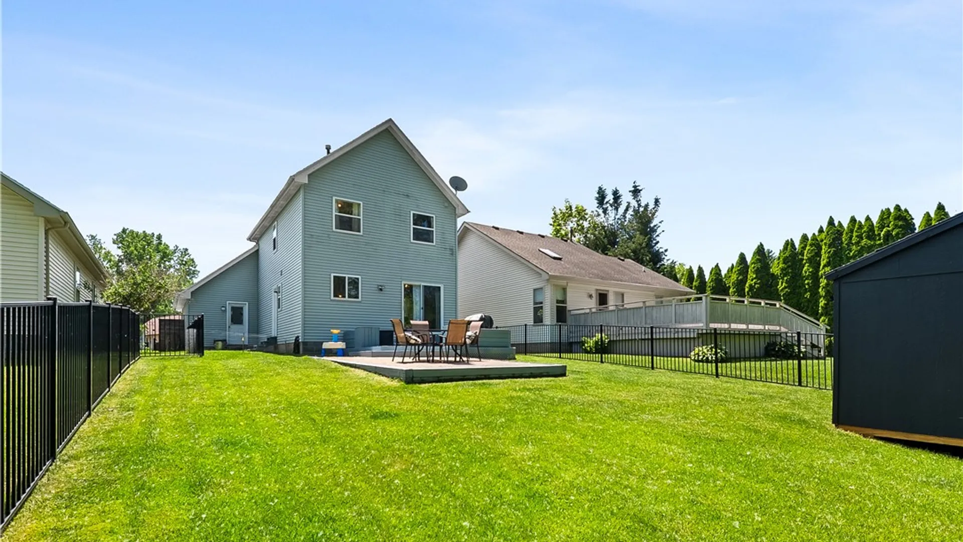 Property at 102 Cranbrook Ter, Webster, NY 14580 20