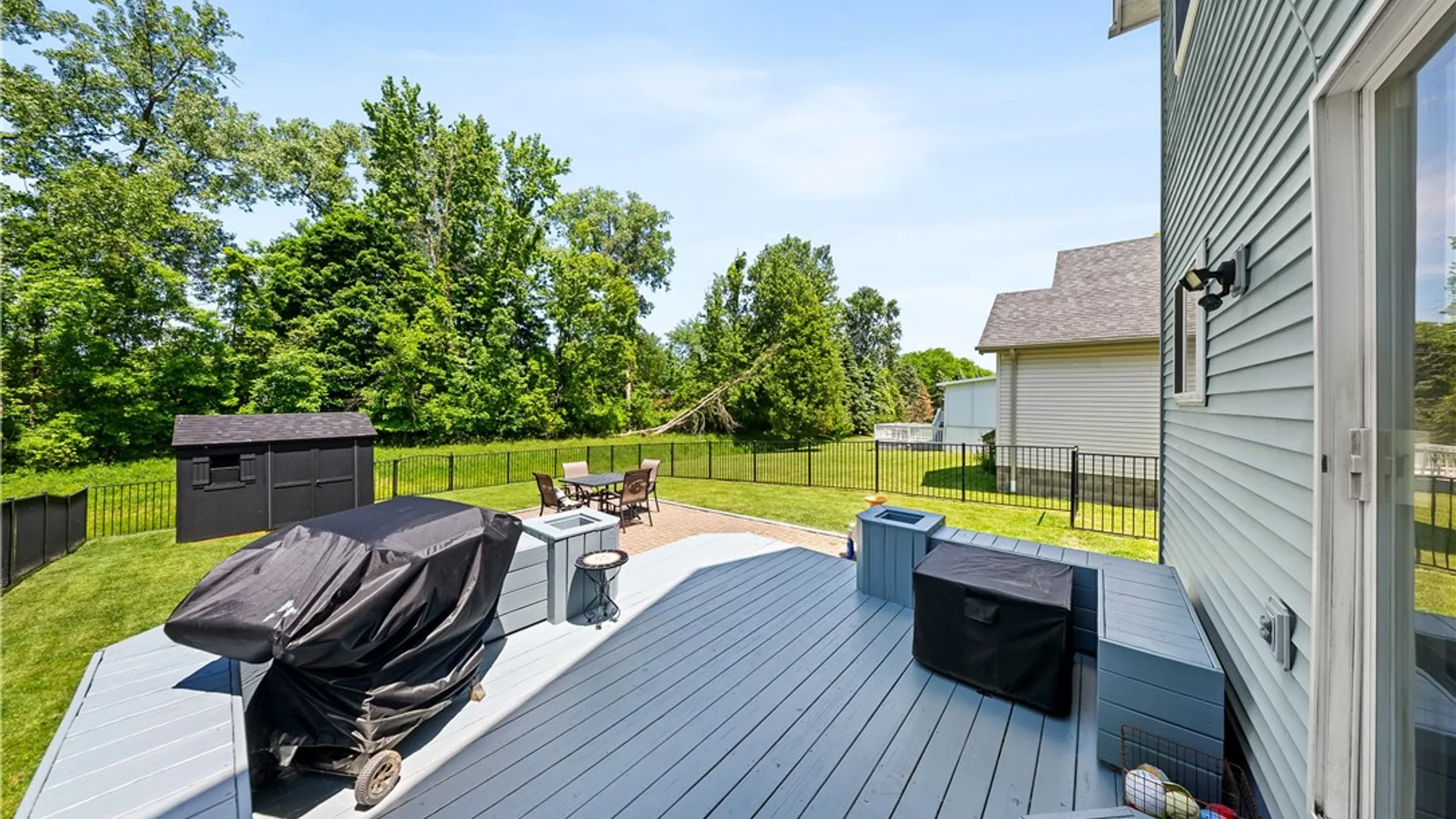 Property at 102 Cranbrook Ter, Webster, NY 14580 21