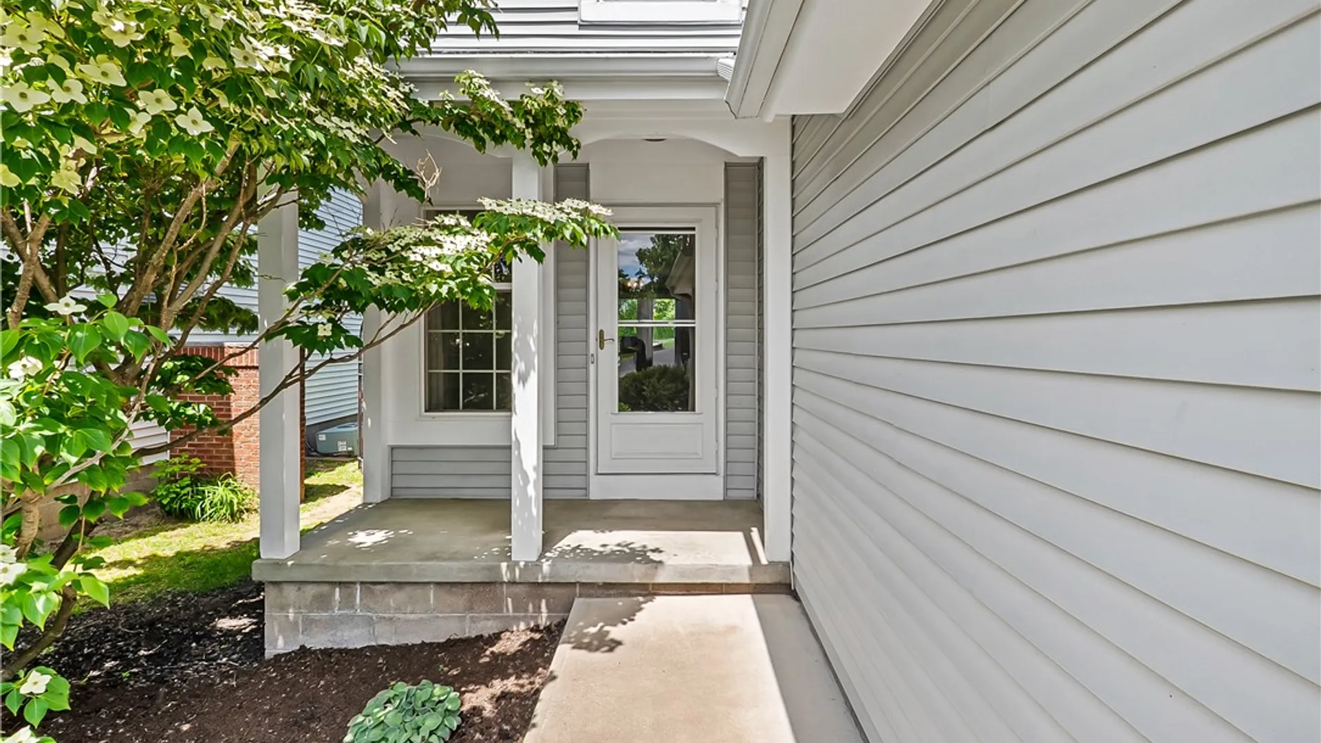 Property at 102 Cranbrook Ter, Webster, NY 14580 3