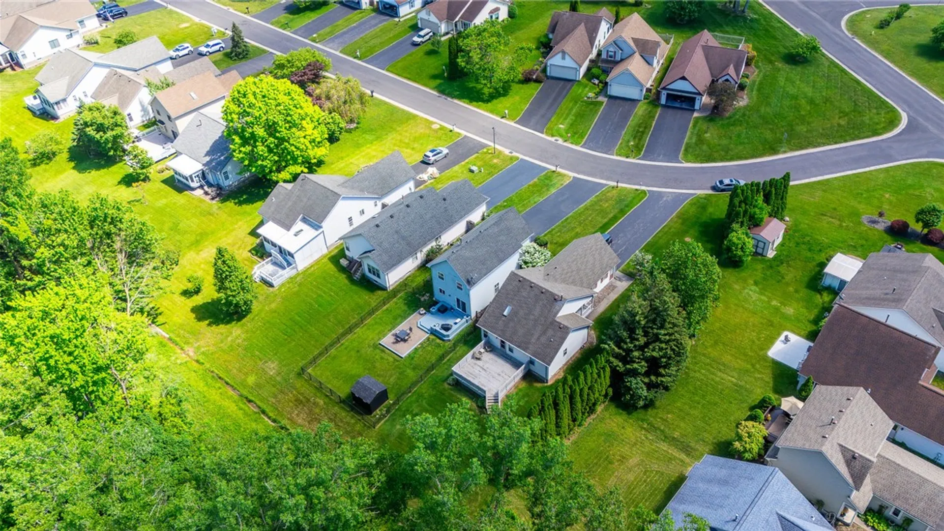 Property at 102 Cranbrook Ter, Webster, NY 14580 5