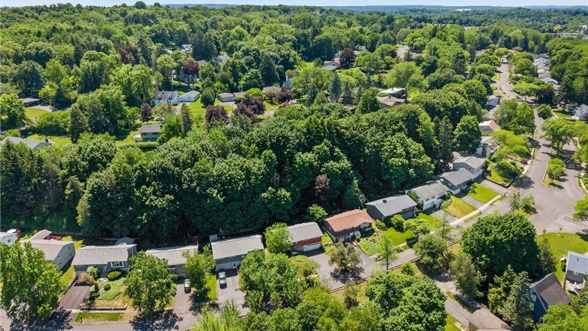 Property at 510 Hillsboro Parkway, Syracuse, NY 13214 35