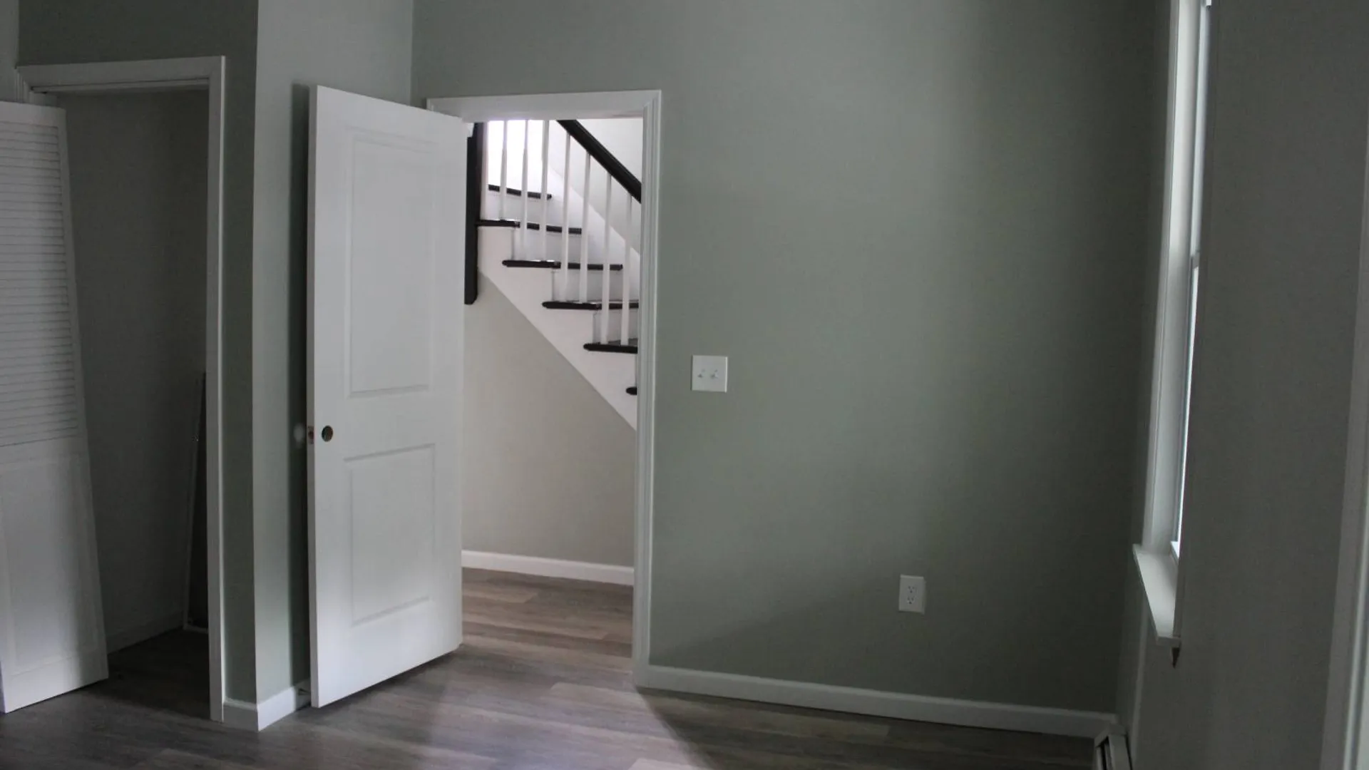 Property at 144 Hawk St S, Albany, NY 12202 10