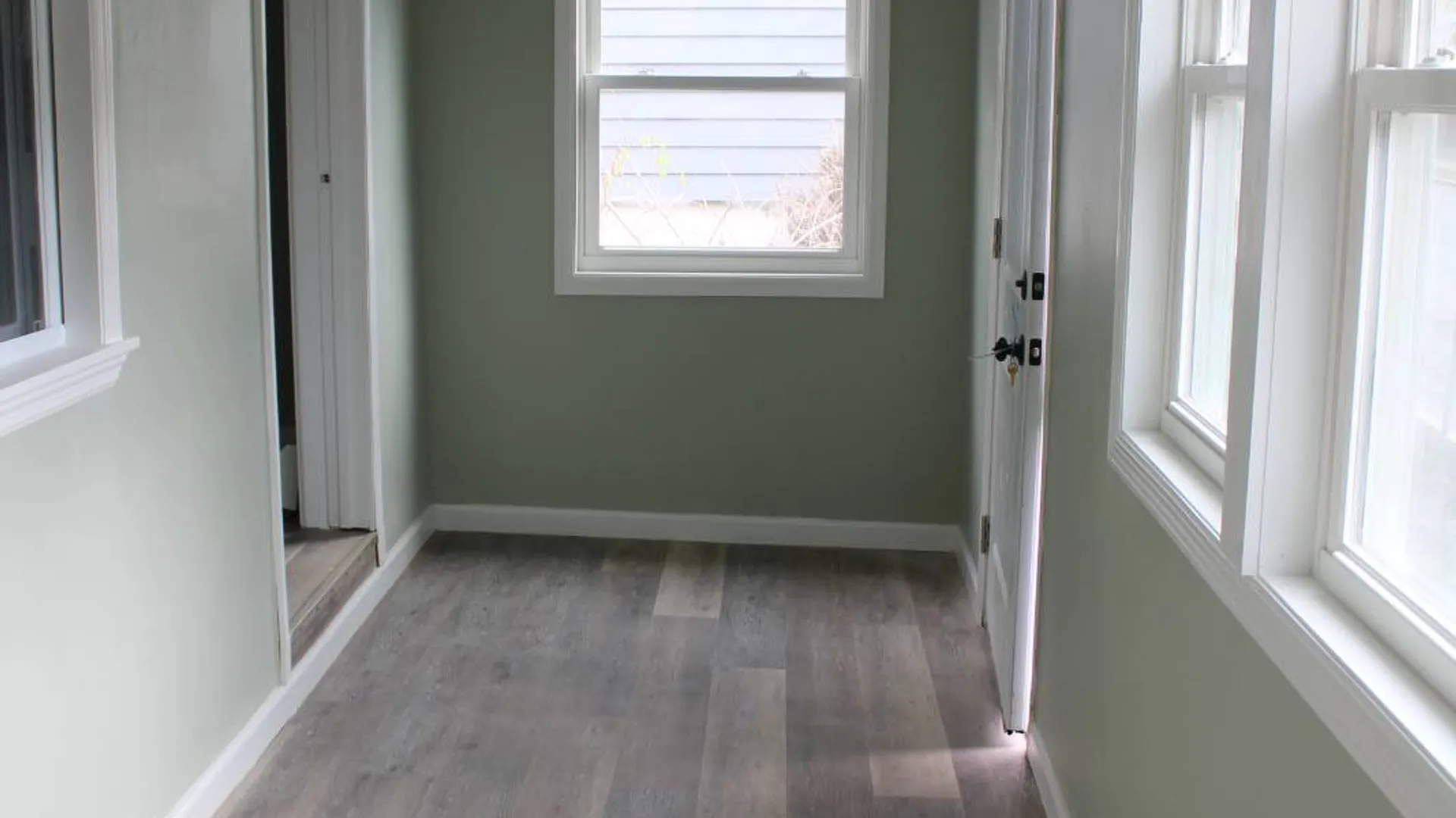 Property at 144 Hawk St S, Albany, NY 12202 3