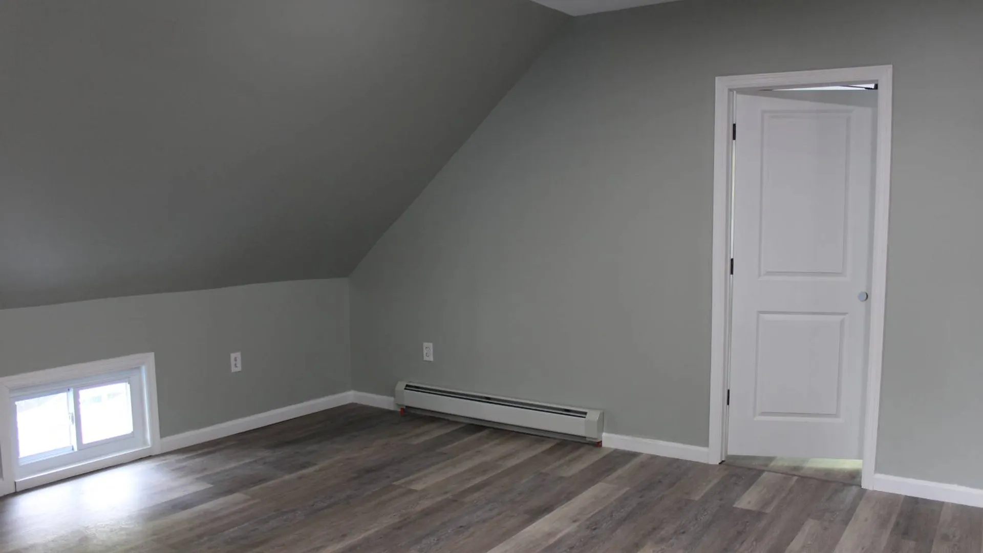 Property at 144 Hawk St S, Albany, NY 12202 30