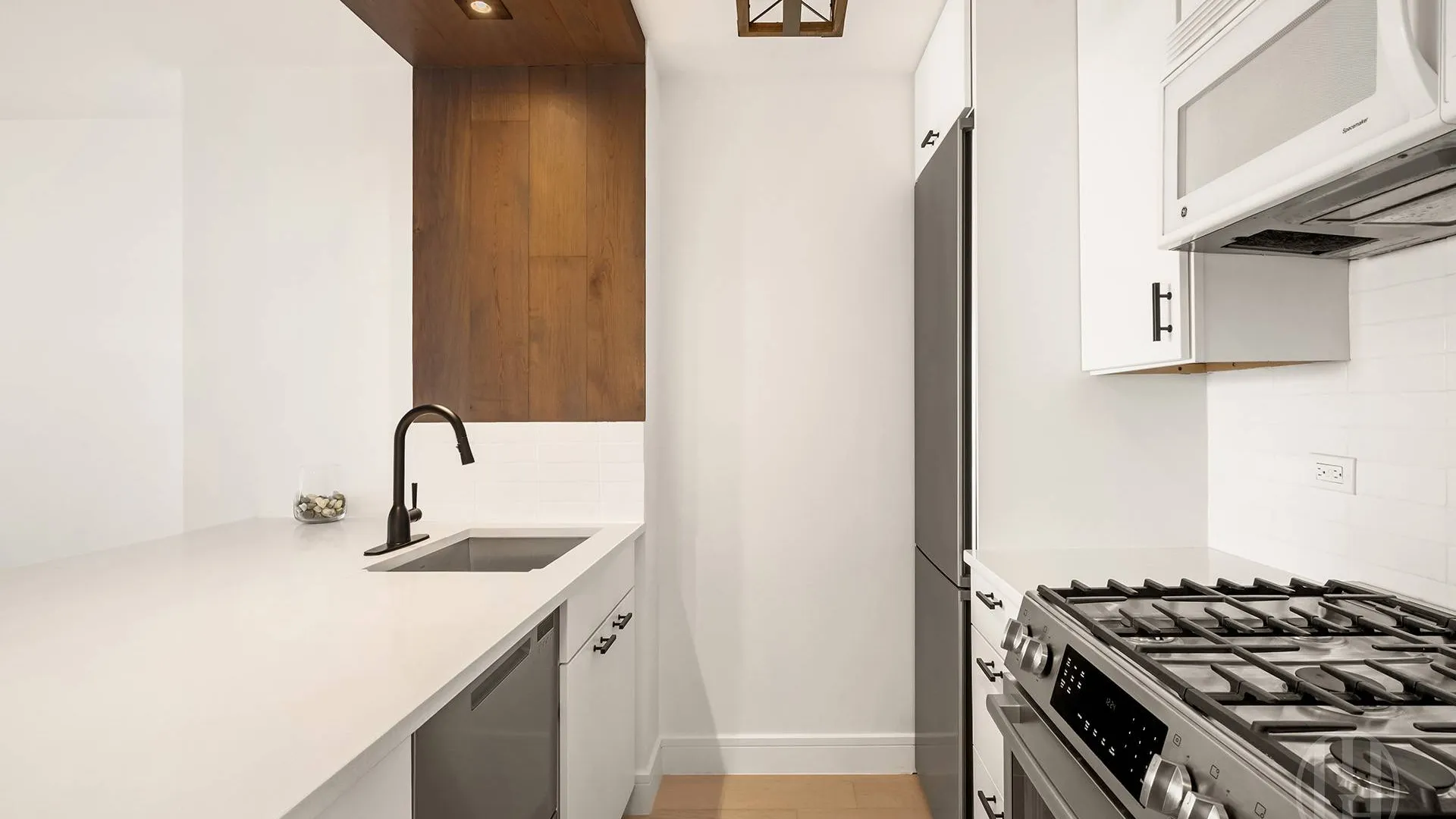 Property at 200 Rector Place, New York, NY 10280 8