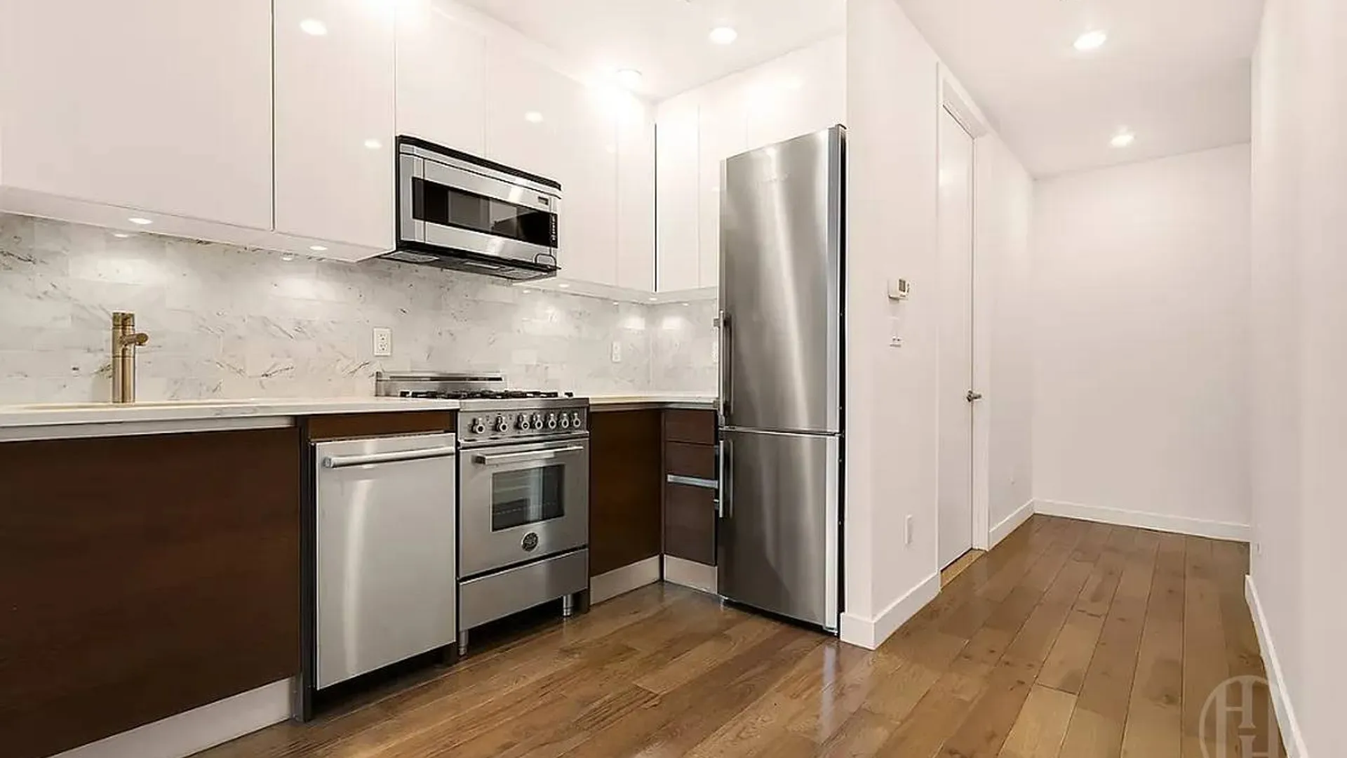 Property at 11 -35 45th Ave, Queens, NY 11101 3