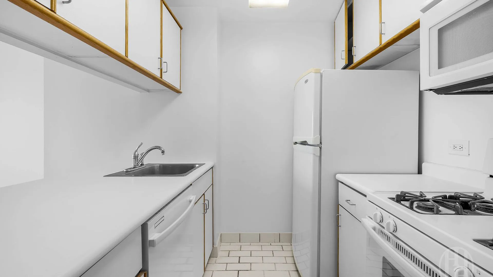 Property at 200 Rector Place, New York, NY 10280 6