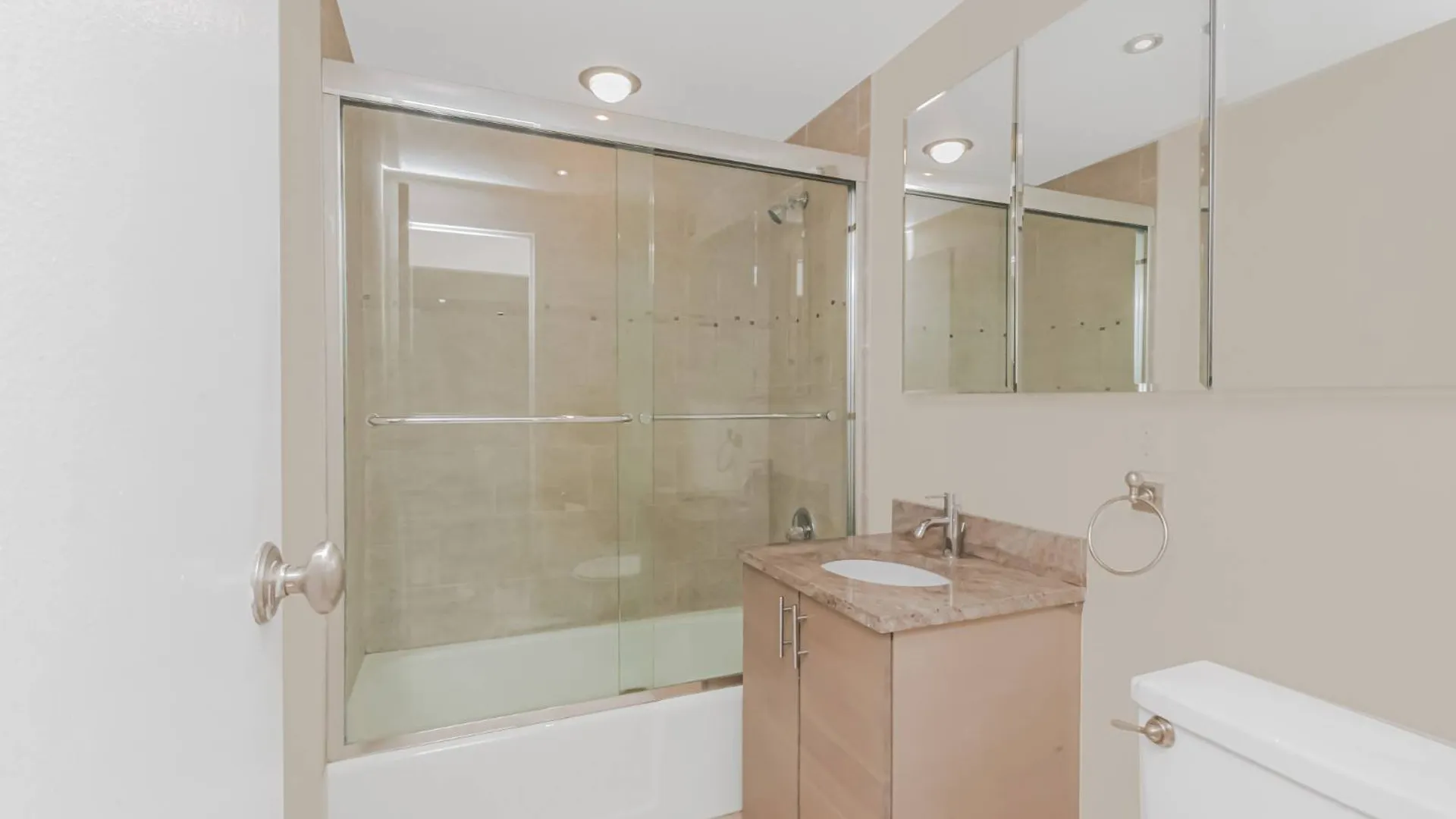 Property at 1155 Warburton Avenue, Yonkers, NY 10701 7