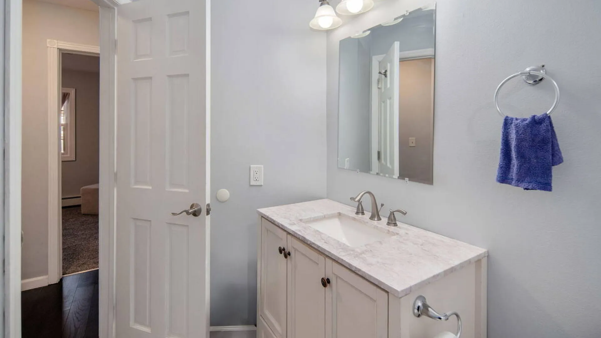 Property at 6 Silverberry Place, Albany, NY 12211 16