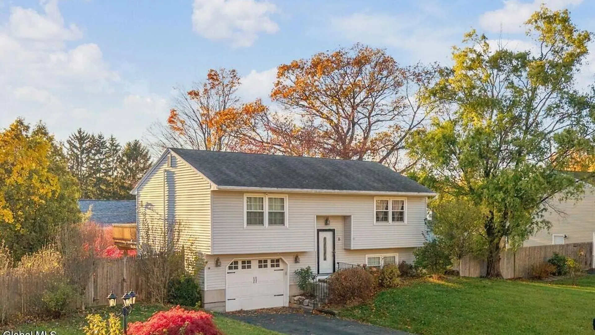 Property at 6 Silverberry Place, Albany, NY 12211 2
