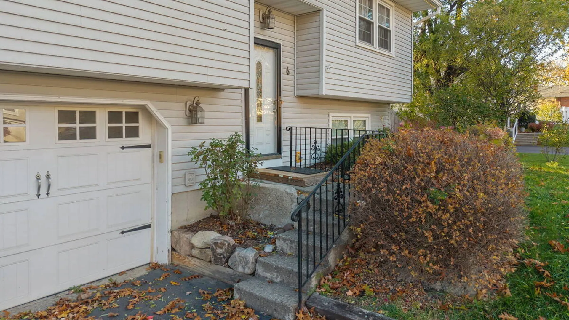 Property at 6 Silverberry Place, Albany, NY 12211 38