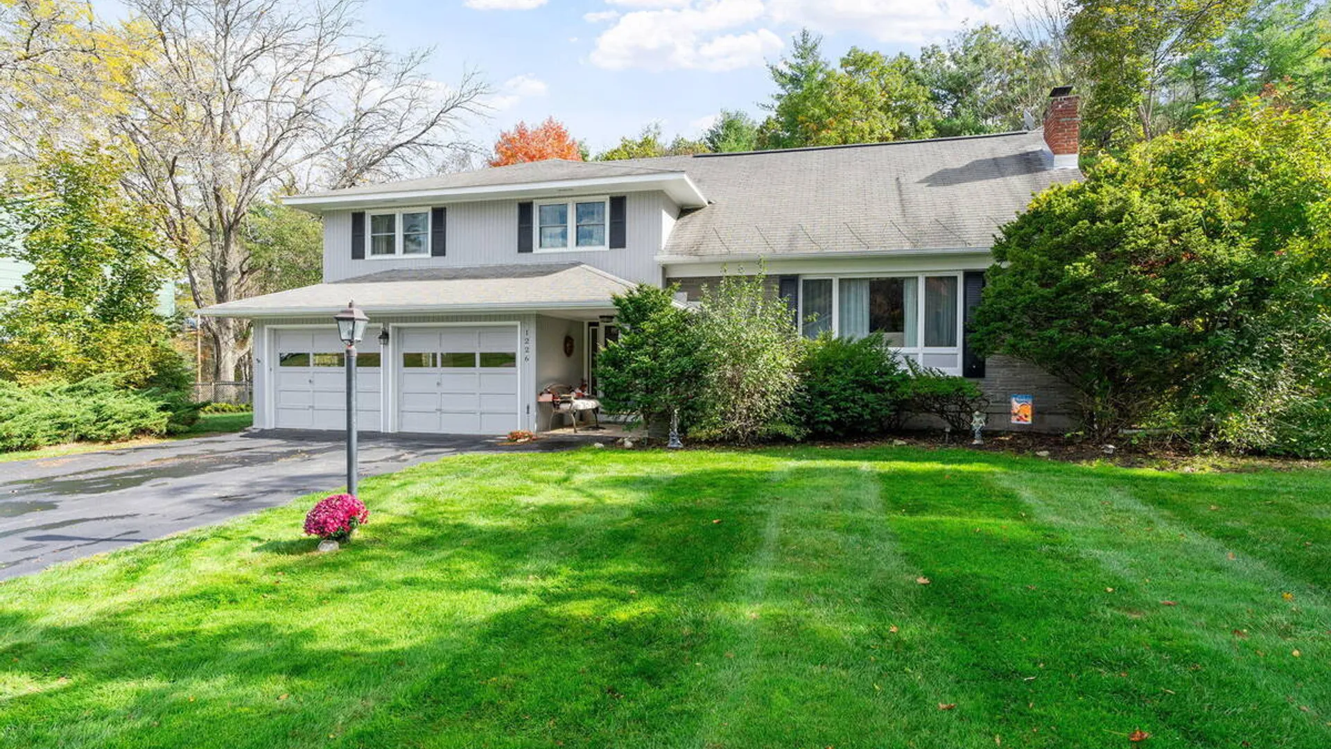Property at 1226 Hempstead Road, Niskayuna, NY 12309 3