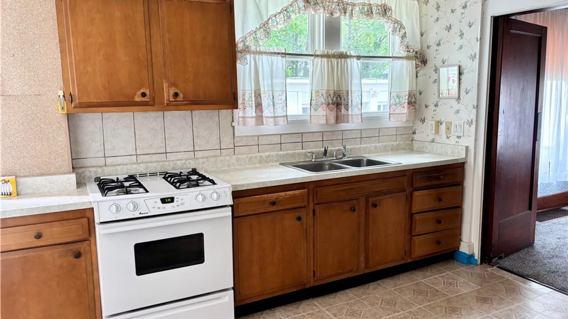 Property at 526 W Clinton Street, Elmira City, NY 14901 14