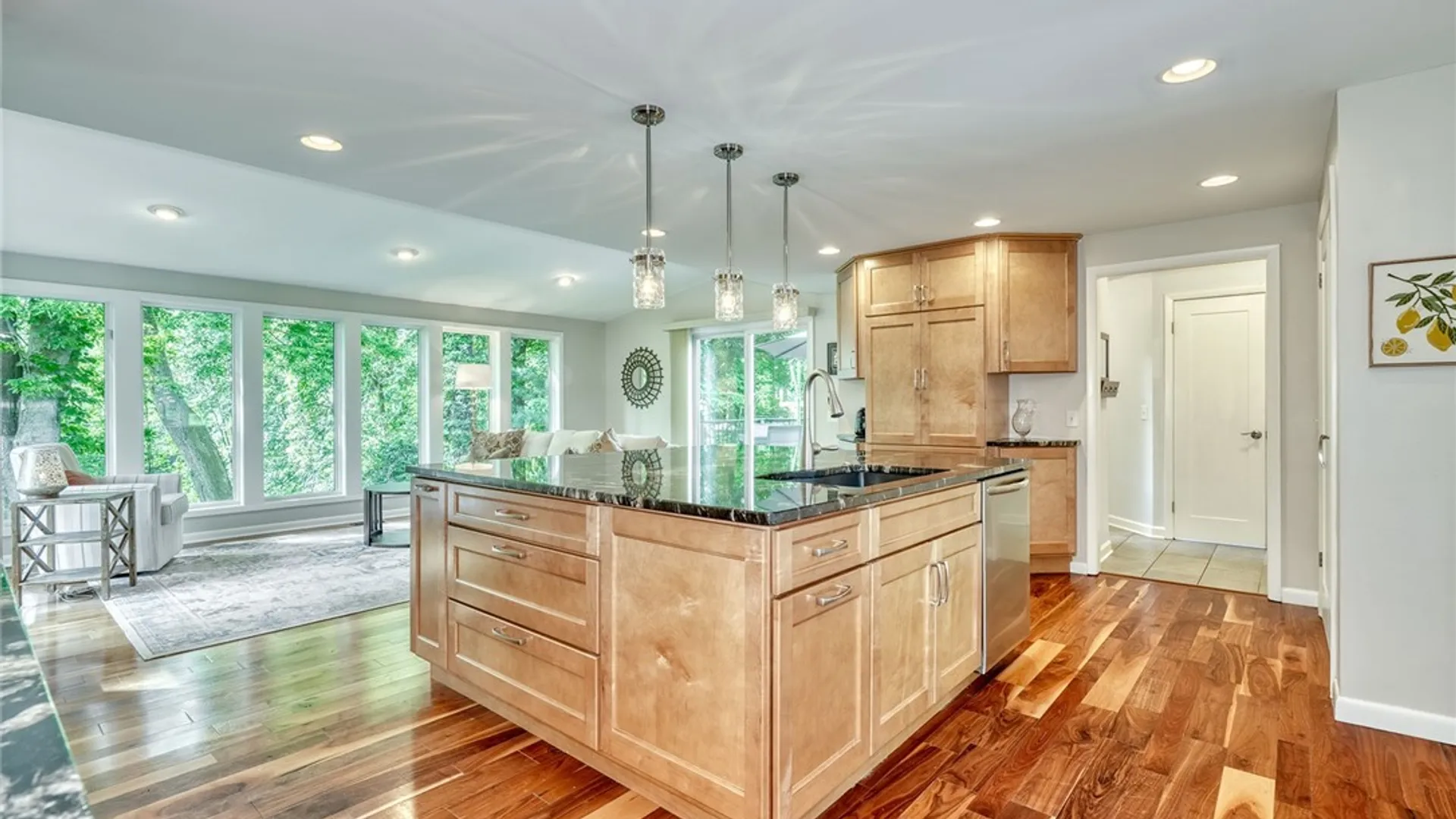 Property at 6 Millwood Court, Pittsford, NY 14534 15