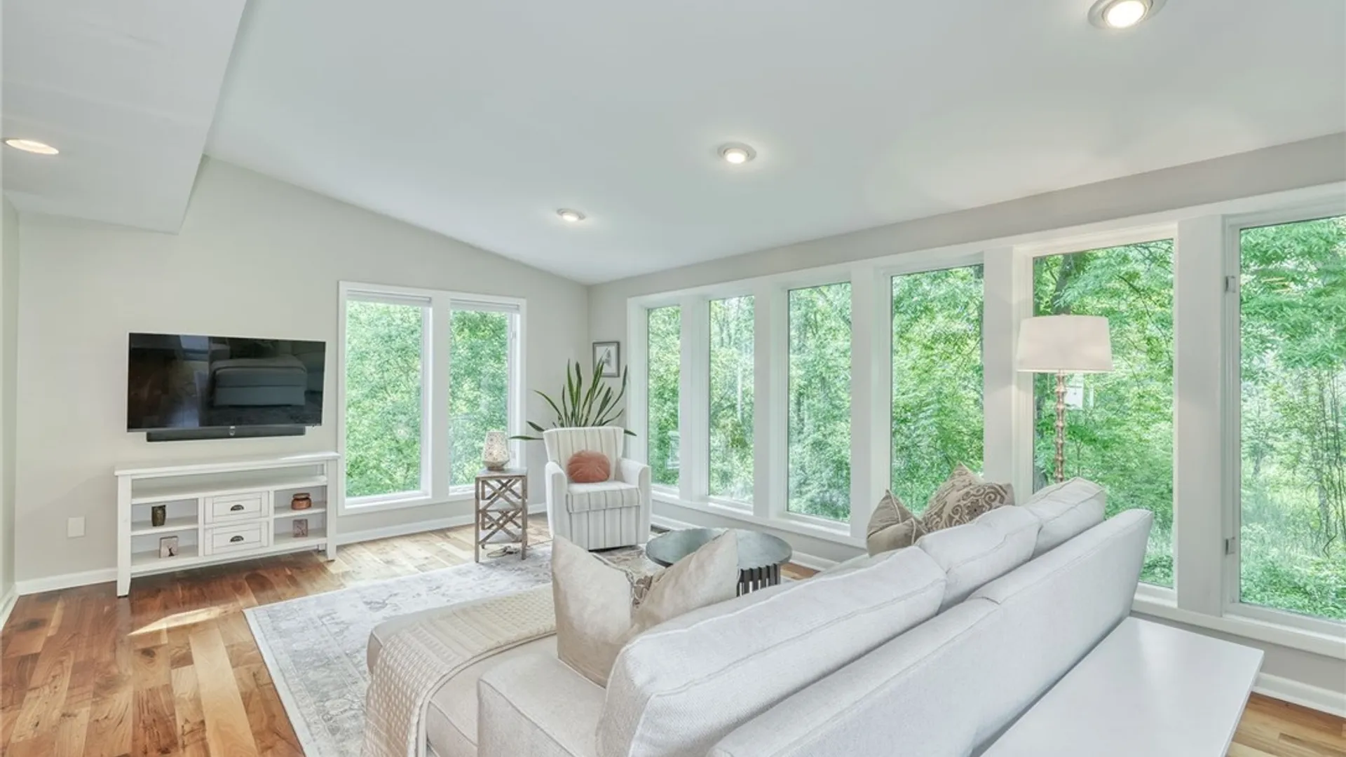 Property at 6 Millwood Court, Pittsford, NY 14534 20
